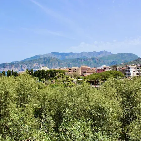 Casa Athena فندق مبيت وإفطار سورينتو